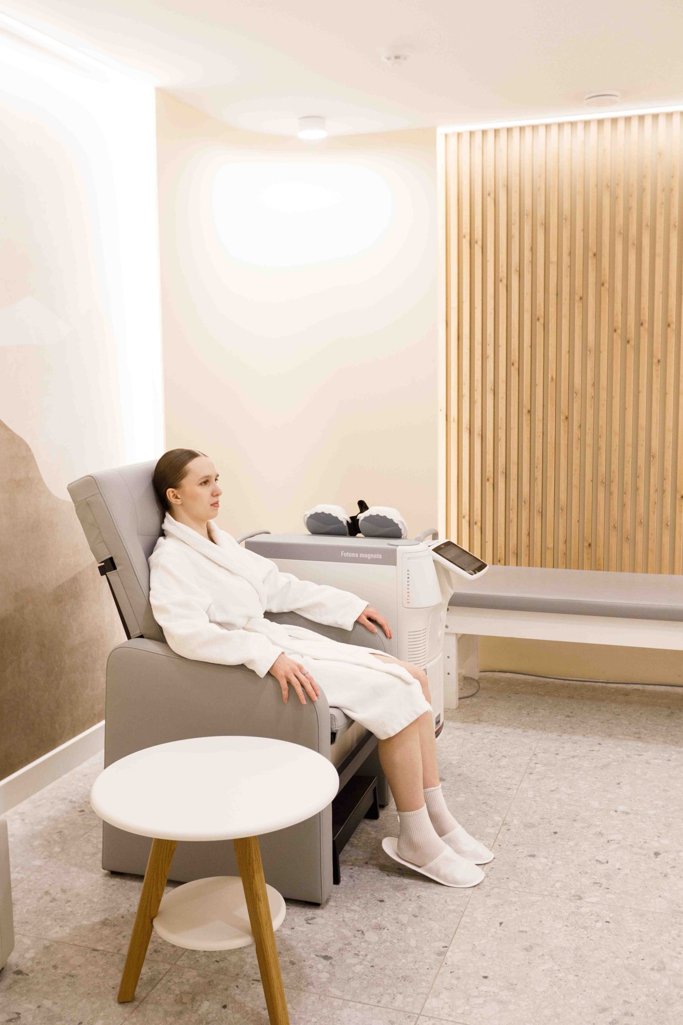 Высокоинтенсивная магнитная терапия — кресло Fotona StarFormer